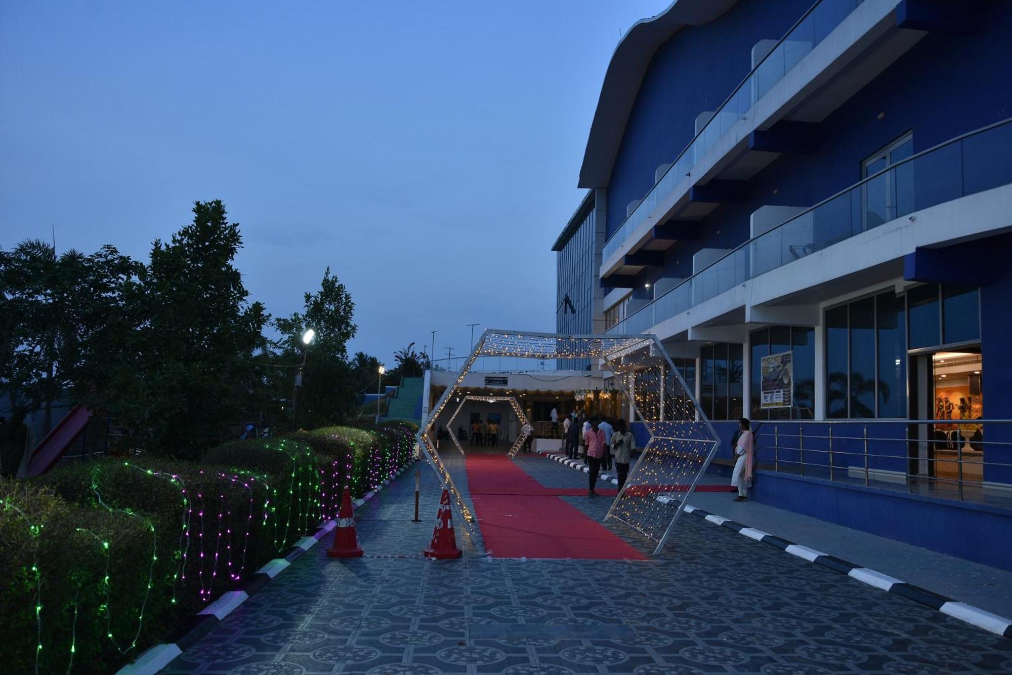 Silver Stone Park Resort, Kovilpatti 외부 사진